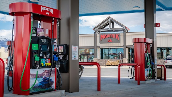 Maverik shop